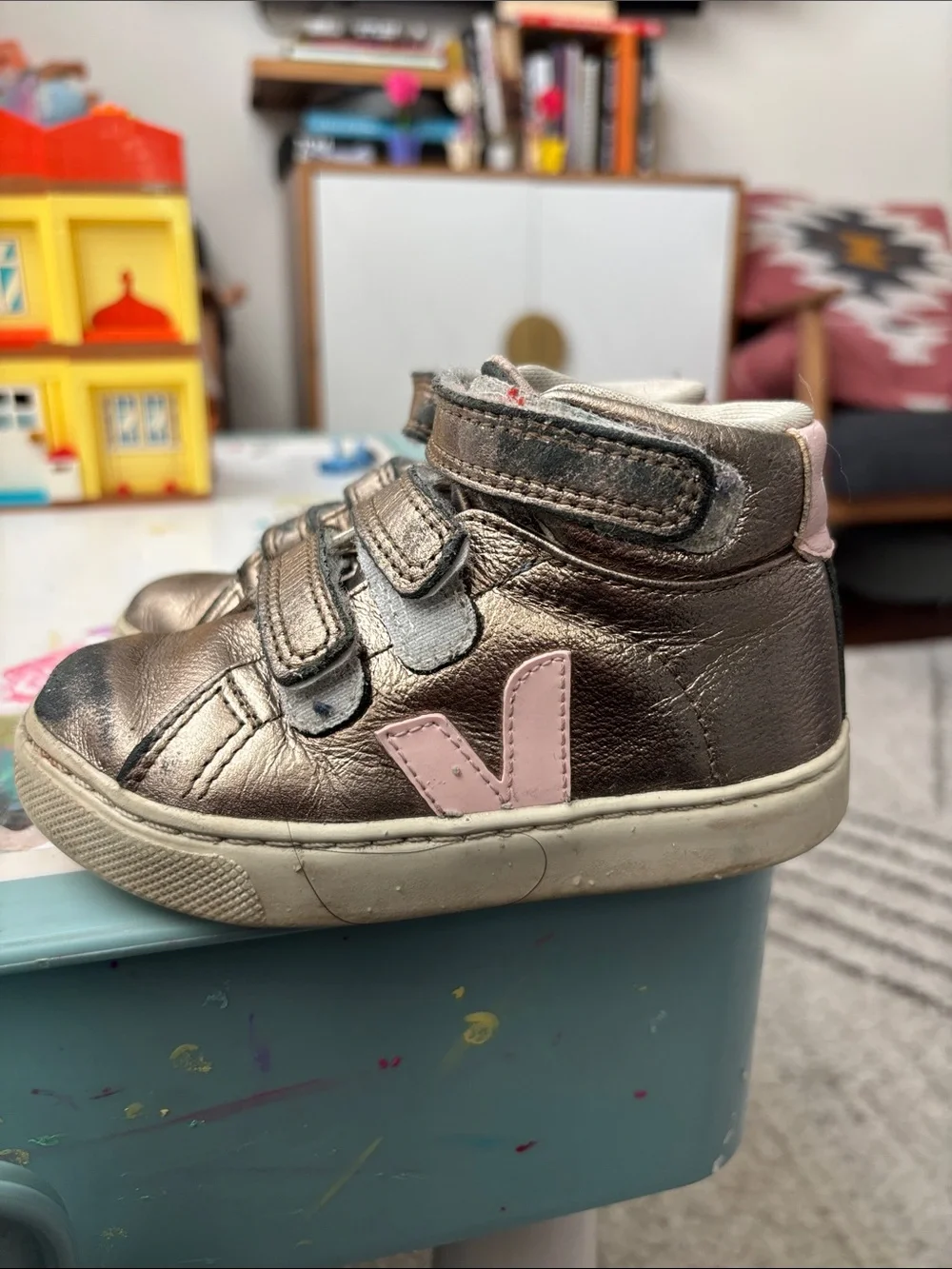 Veja Metallic Bronze Kids High-Top Sneakers with Pink Accent 8.5 toddler